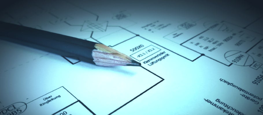 Foto Nahaufnahme elektrischer Schaltplan auf Papier mit Bleistift