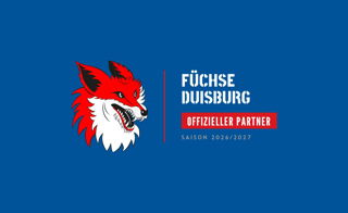 Ein roter Fuchskopf auf blauem Hintergrund, daneben der Text "F&uuml;chse Duisburg Offizieller Partner Saison 2023/2024".