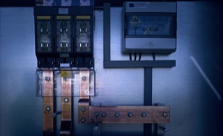 Schlosserwerkstatt - Sonderkonstruktionen - In unserer Schlosserwerkstatt fertigen wir Sonderkonstruktionen und Spezialanfertigungen wie z.B. Kupferschienenkonstruktionen - Schaltschrank Umspannwerk, Innenleben mit Kupferschienen-Sonderkonstruktion